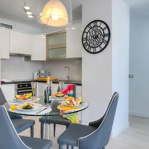 Modern Cristianos Center Appartamento