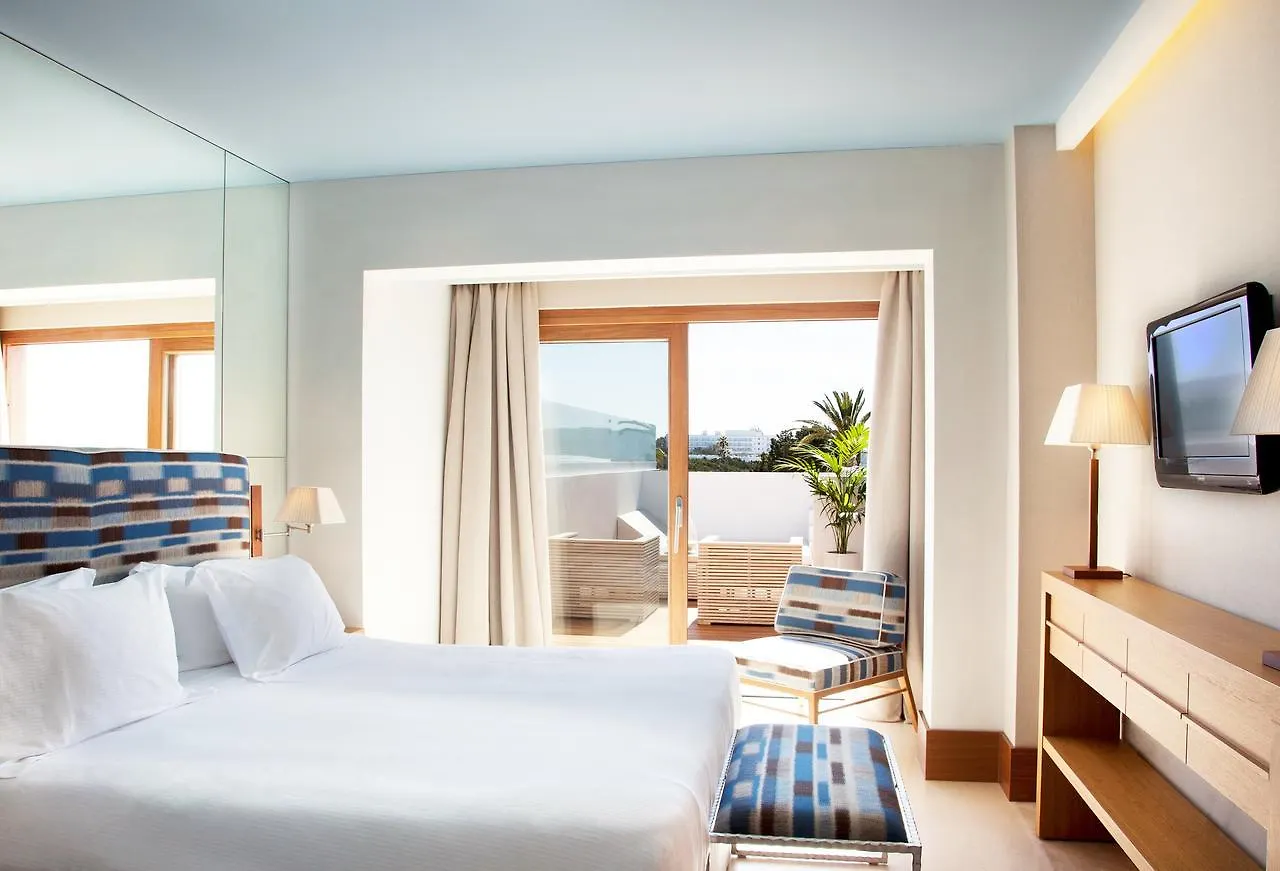 Gecko Hotel & Beach Club Playa Migjorn 4*,
